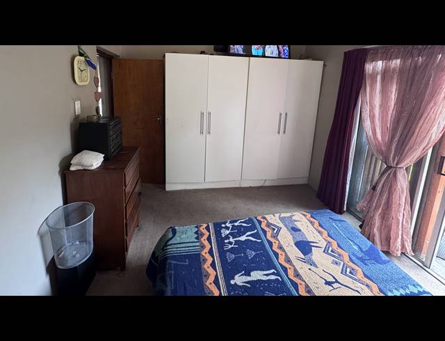 4 BEDROOM FREESTANDING FOR SALE IN VAN RIEBEECK PARK